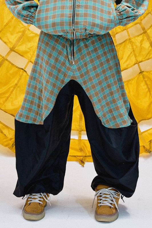 0024 PLAID NYLON BARREL LEG PANT